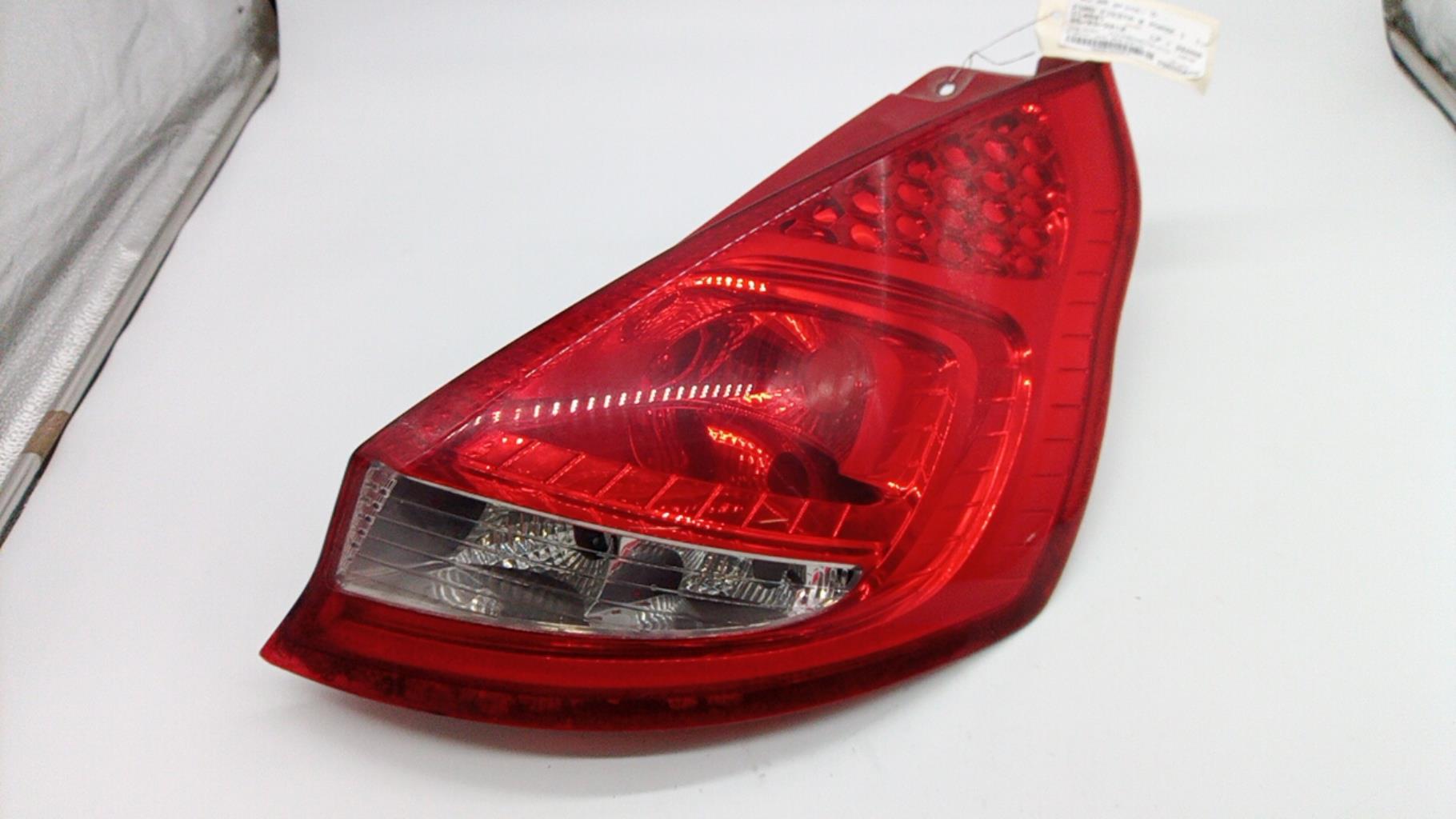 Fanale posteriore principale destro (luci) FORD FIESTA 6 PHASE 1 Diésel - 1
