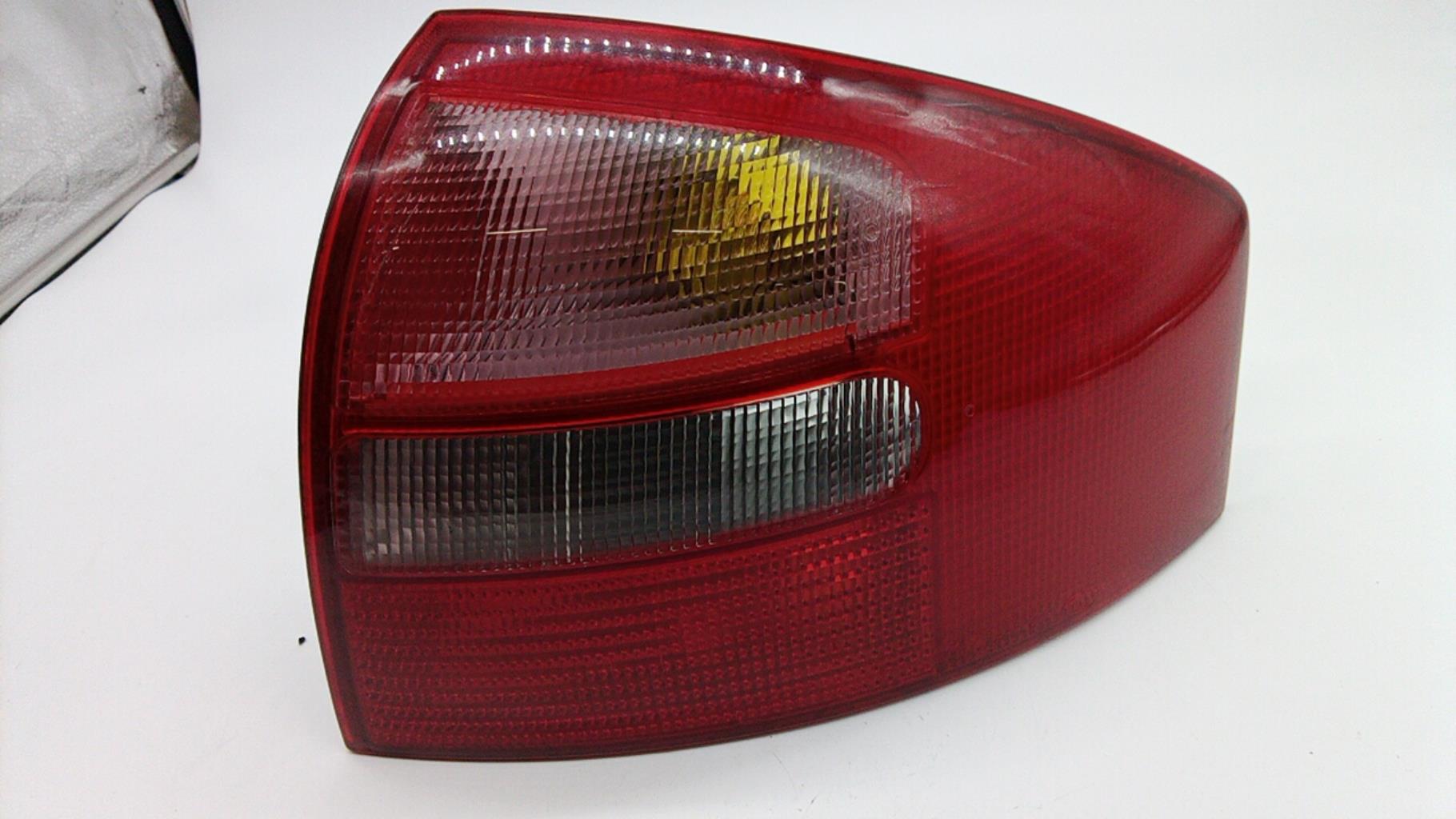Fanale posteriore principale destro (luci) AUDI A6 2 PHASE 1 Diésel - 1