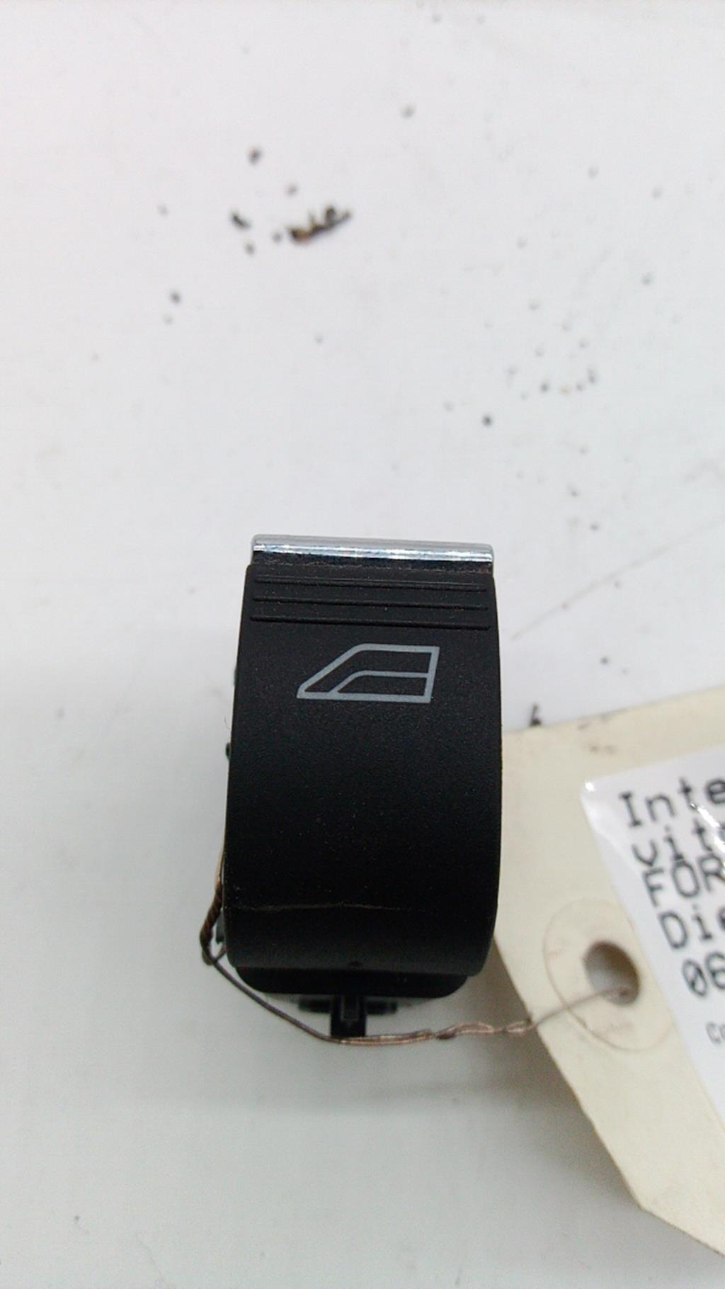 Interruttore lavacristalli anteriore destro FORD FIESTA 6 PHASE 2 Diésel - 1