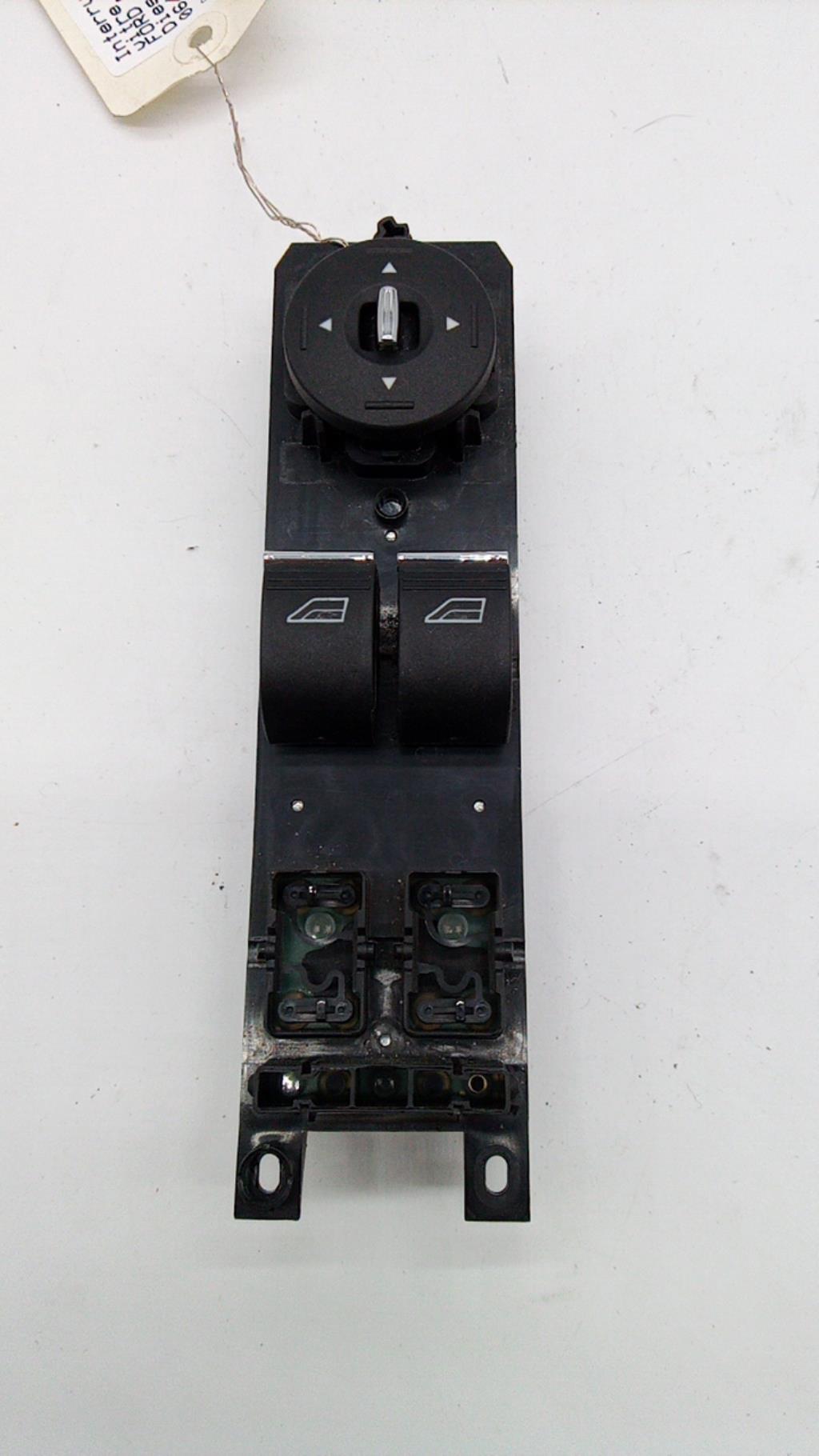 Interruttore lavacristalli anteriore sinistro FORD FIESTA 6 PHASE 2 Diésel - 1