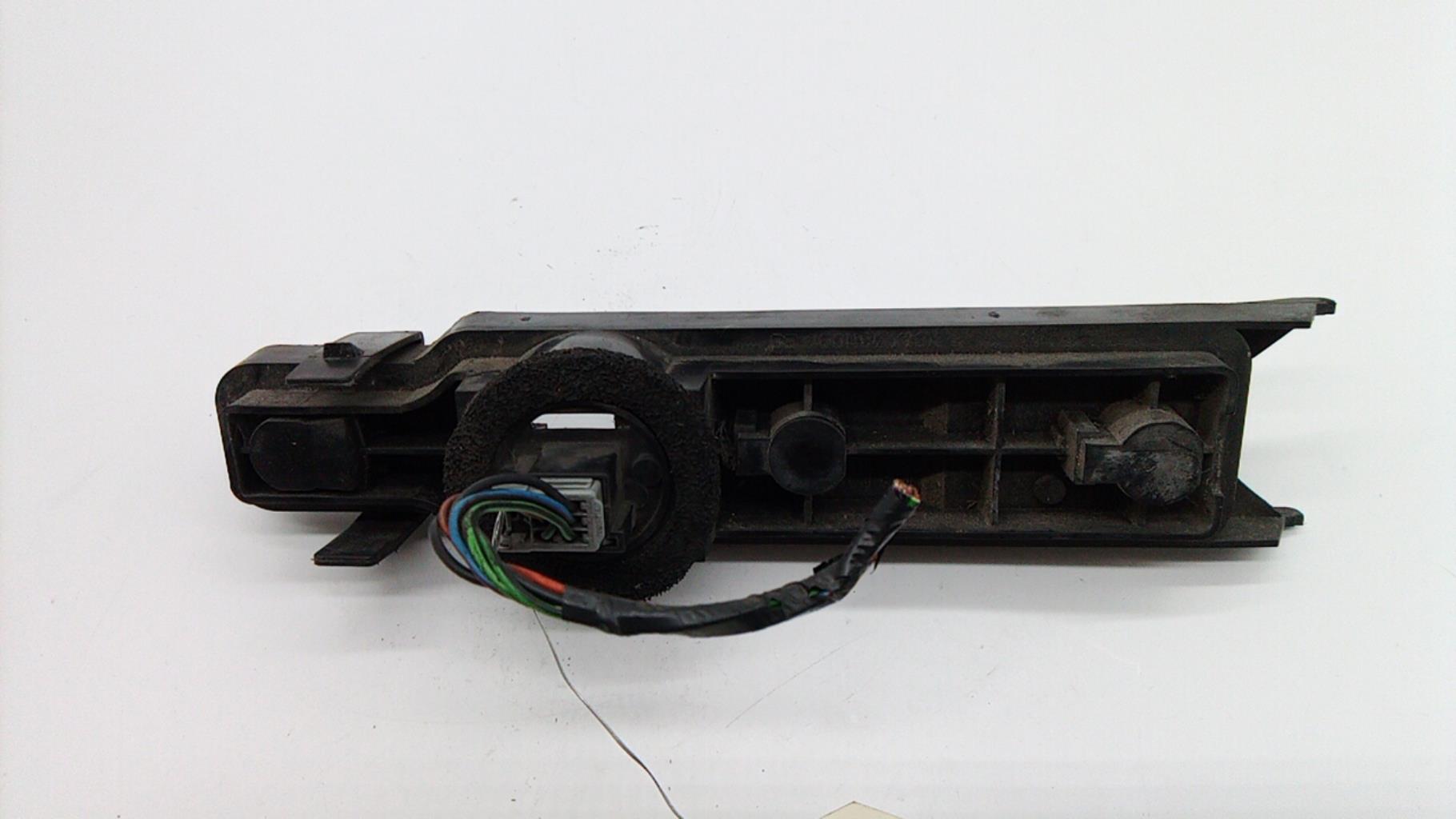 Base portalampade fanale posteriore destro FORD FOCUS 1 BREAK Diésel - 1