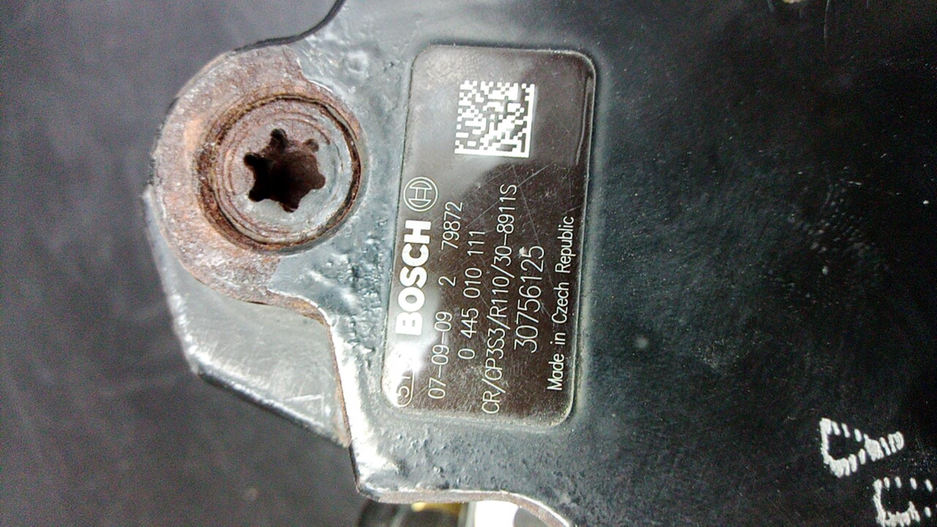 Pompe à injection VOLVO V 70 2 PHASE 1 BREAK Diesel - 1