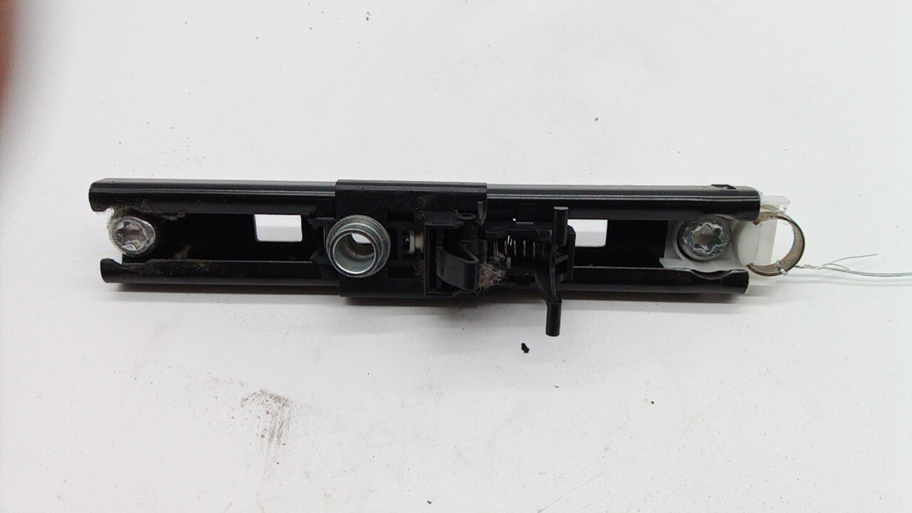 Regolazione altezza cintura OPEL CORSA D PHASE 1 Diésel - 1