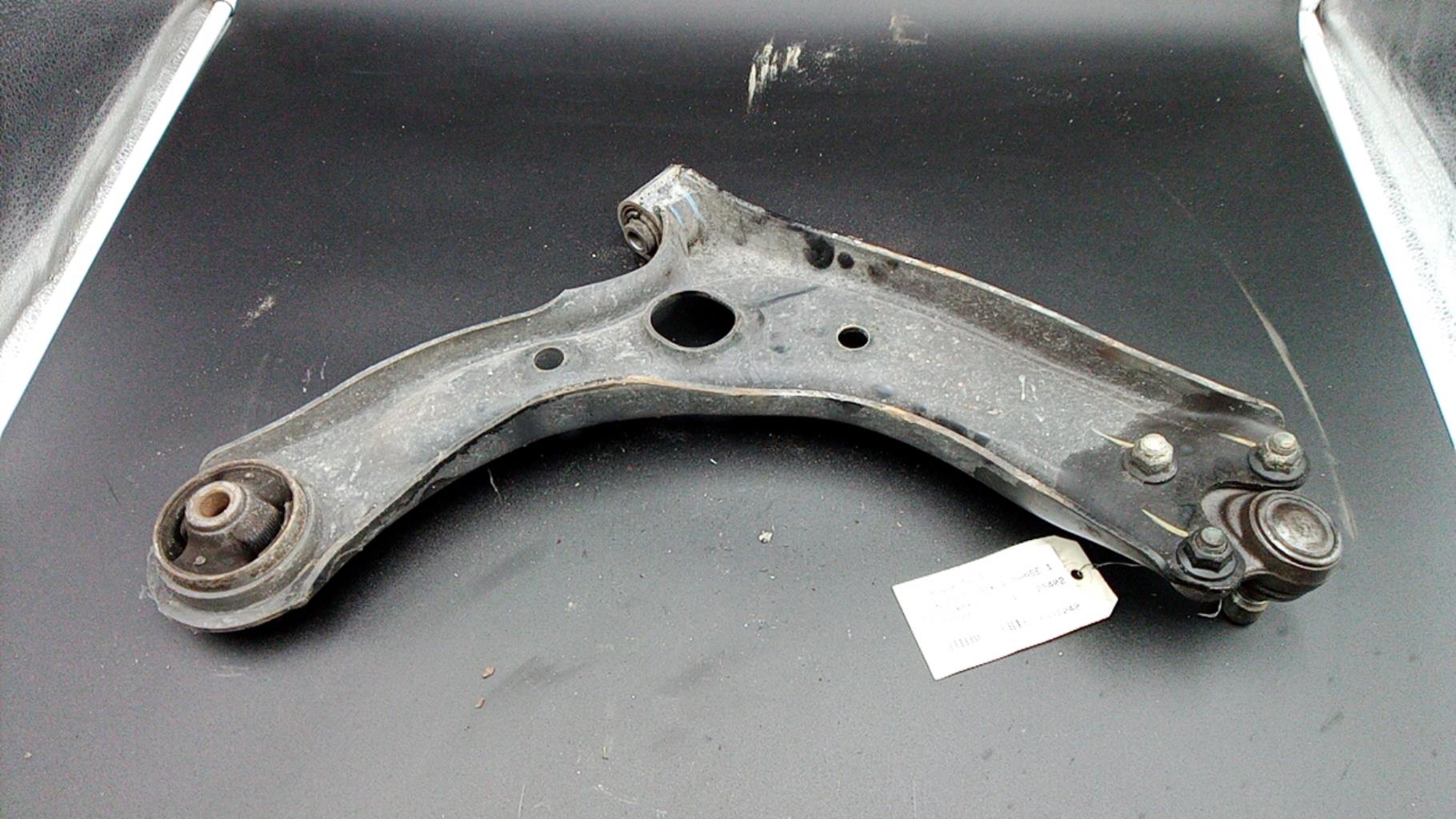 Triangle avant gauche HYUNDAI TUCSON 2 PHASE 1 Diesel - 1
