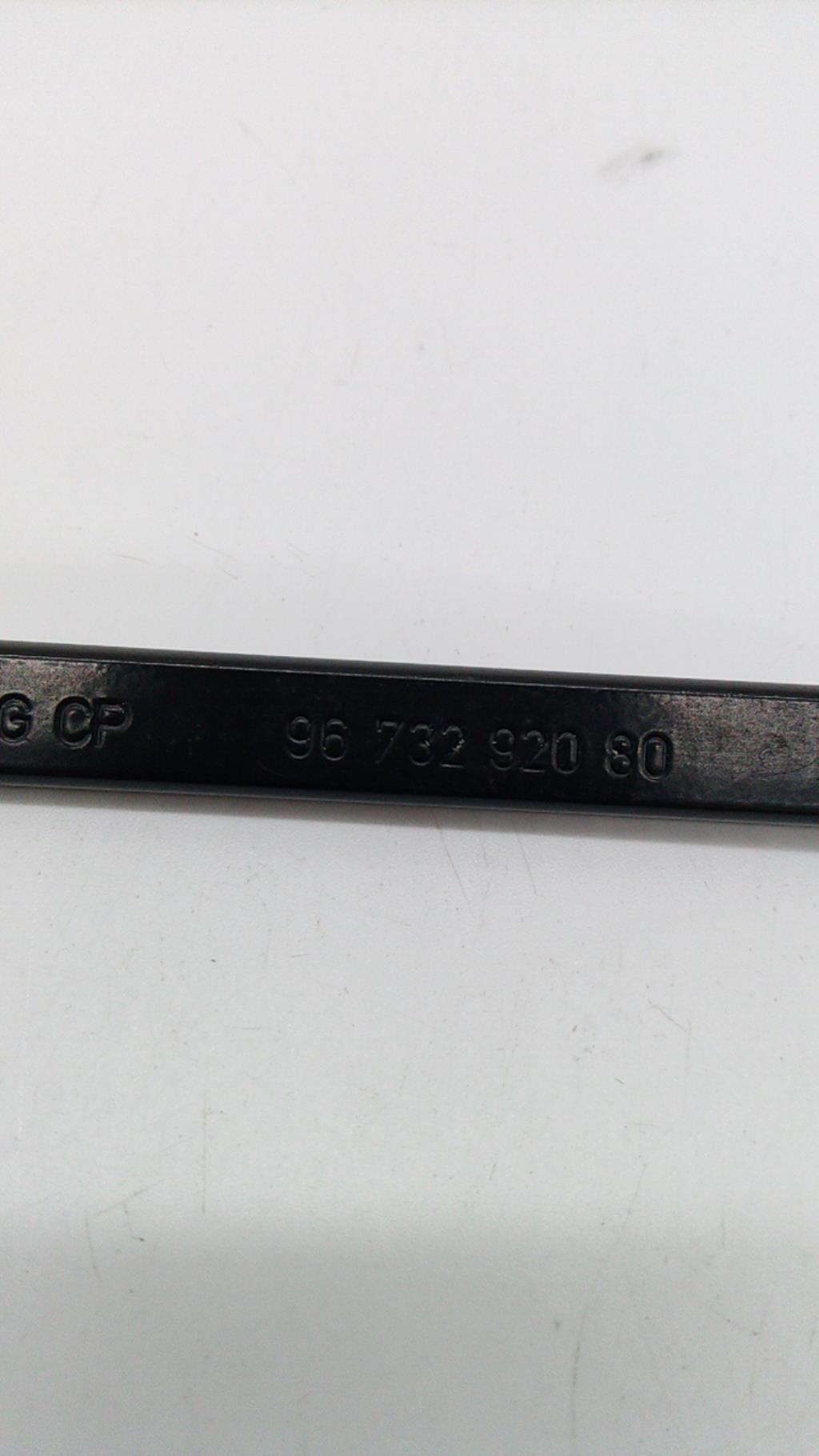 Braccio tergicristallo anteriore destro PEUGEOT 208 1 PHASE 2 Gasolina - 1