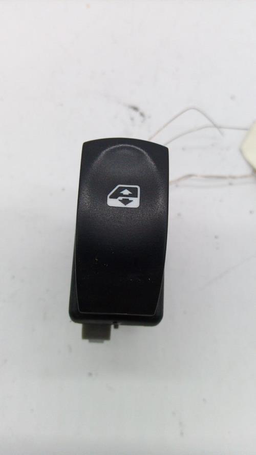 Interrupteur De Lève-Vitre Pour Renault Clio 3 Phase 2 - Pièce D'Occasion - Garantie 24 Mois