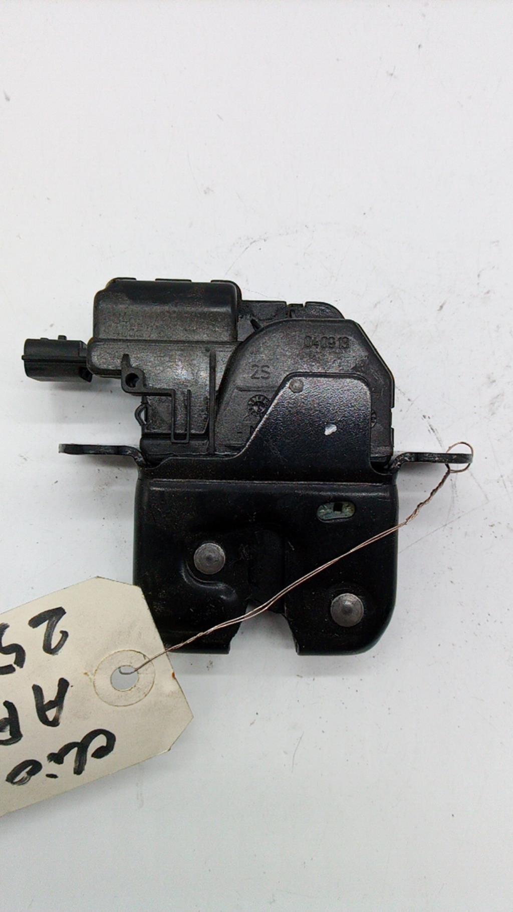 Serrure de hayon RENAULT CLIO 4 PHASE 1 Essence - 1