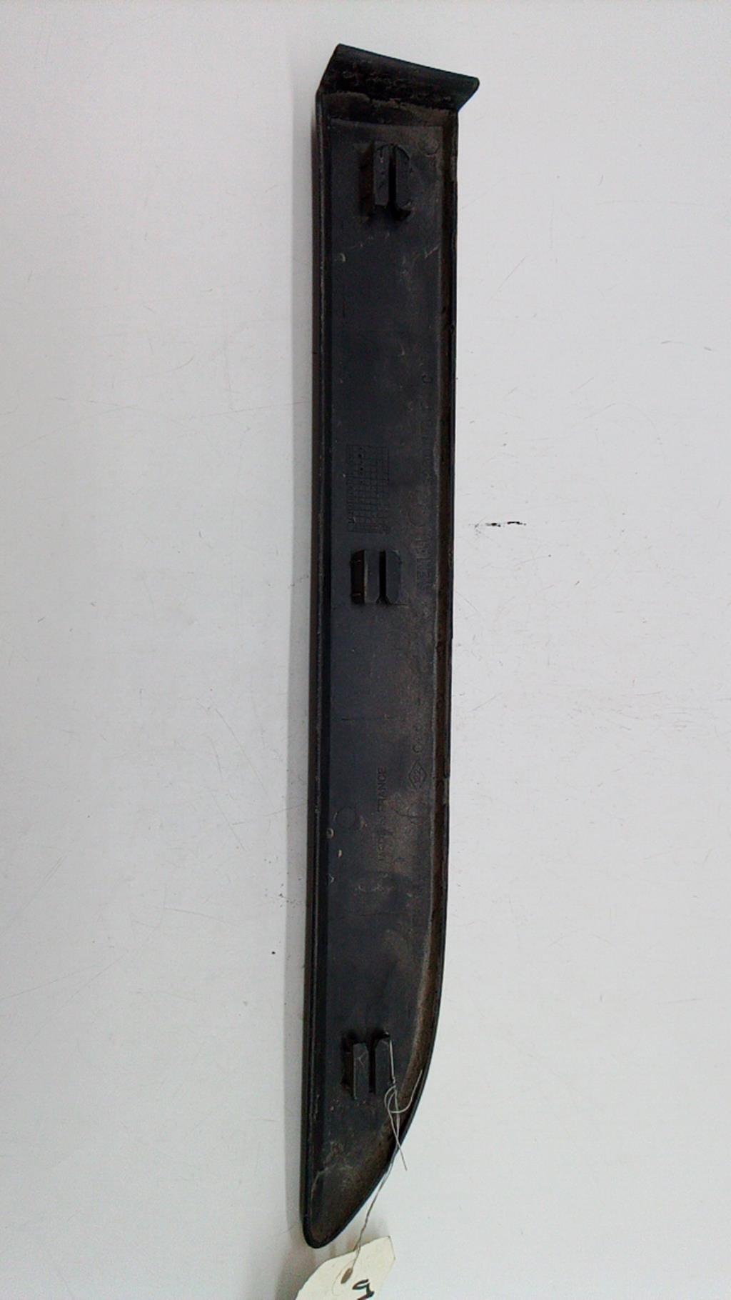 Modanatura portiera posteriore sinistra  RENAULT MEGANE 2 PHASE 1 Diésel - 1