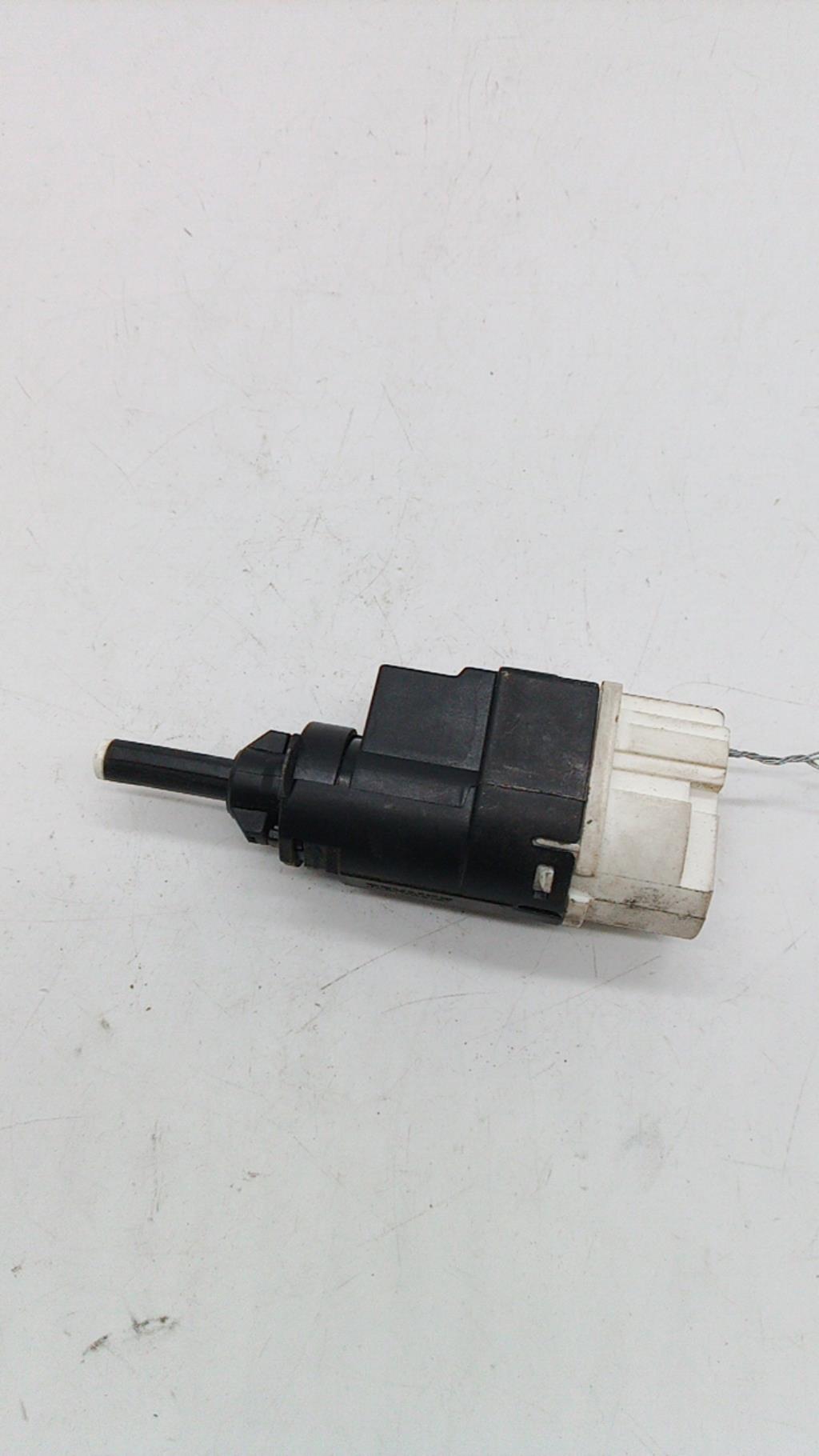 Contattore luce stop RENAULT CLIO 4 PHASE 1 Gasolina - 1