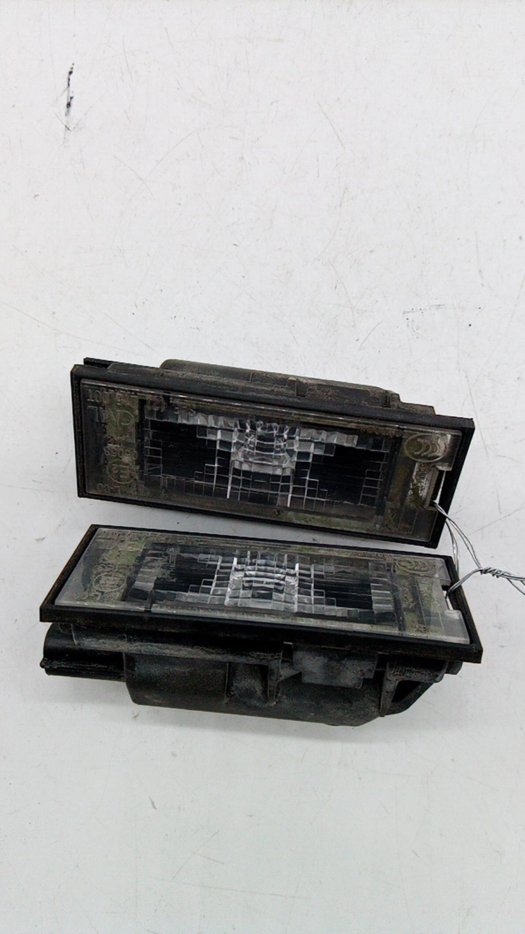 Eclairage de plaque RENAULT CLIO 4 PHASE 2 Diesel - 1