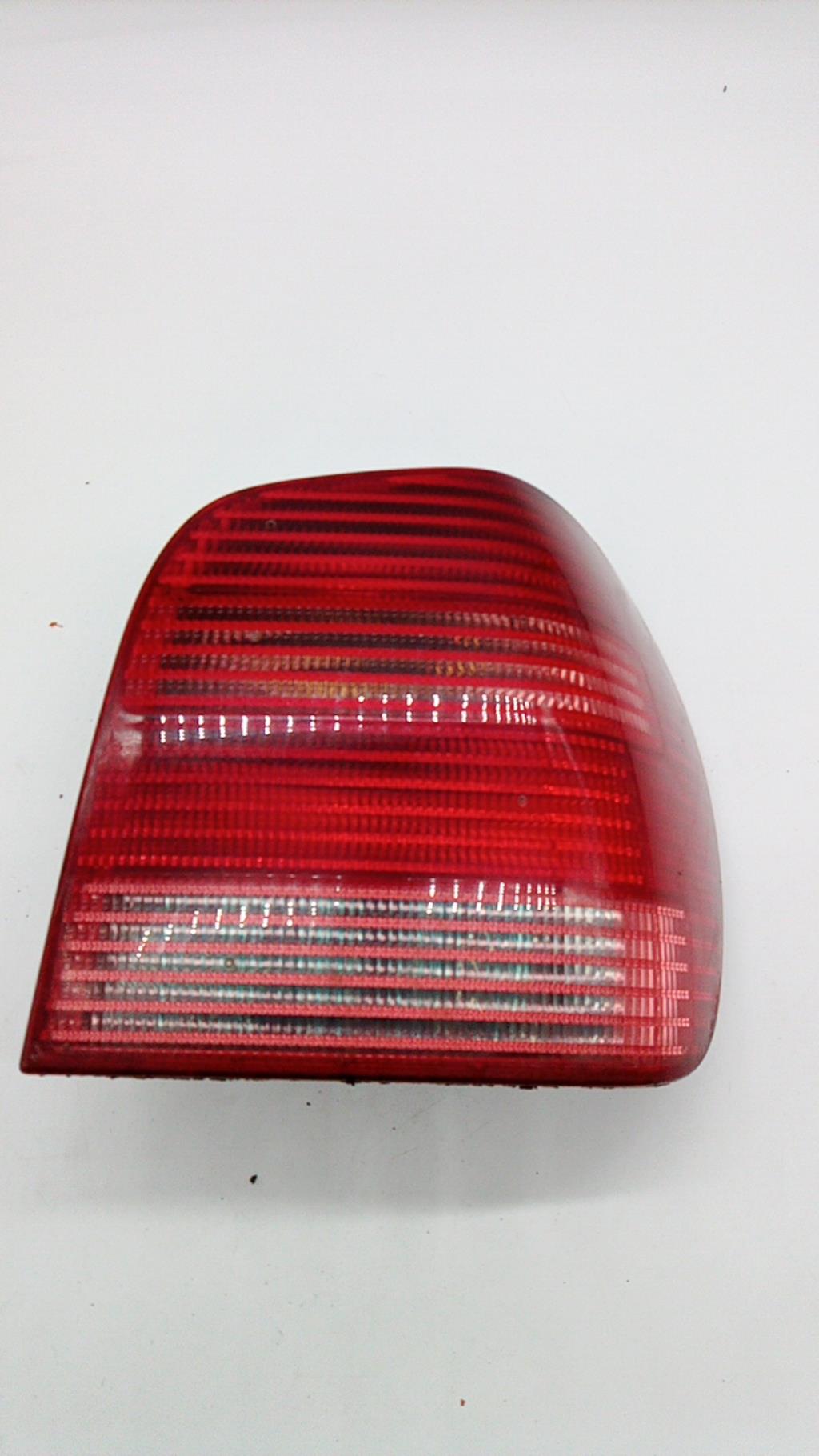 Fanale posteriore principale destro (luci) VOLKSWAGEN POLO 3 PHASE 2 Diésel - 1