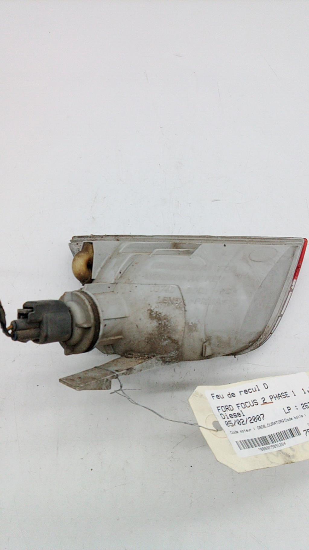 Feu de recul droit FORD FOCUS 2 PHASE 1 Diesel - 1
