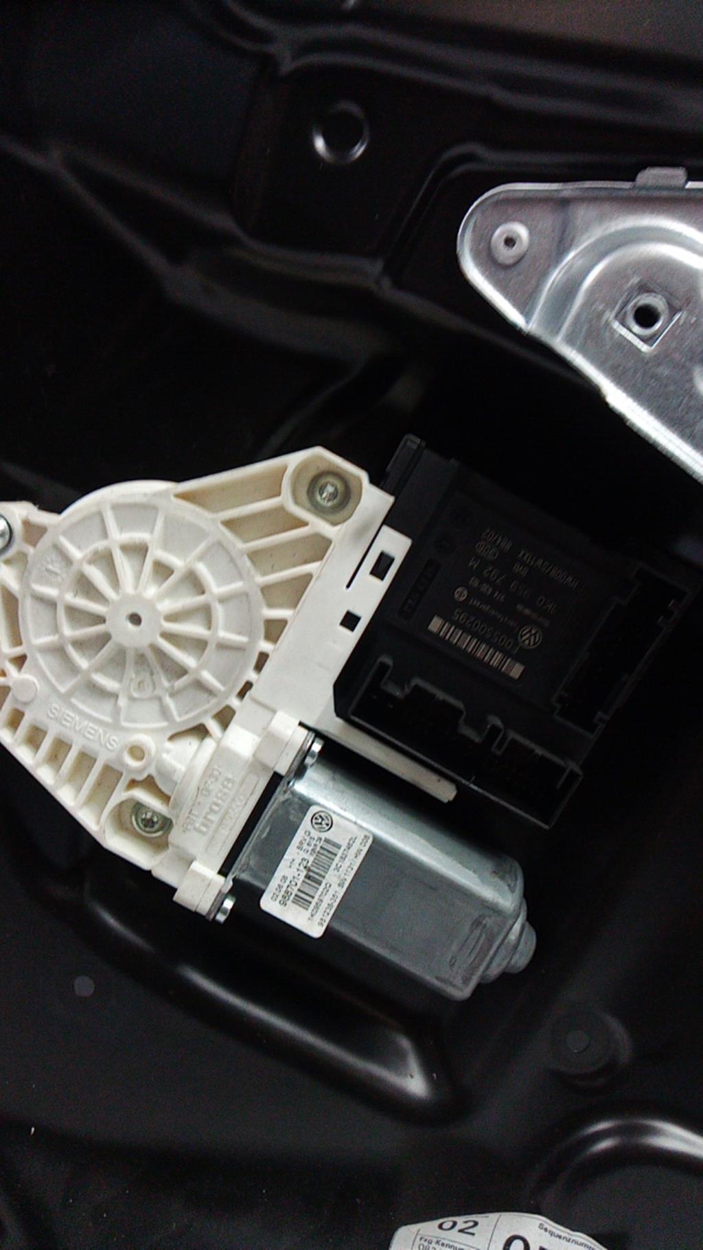 Alzacristalli elettrico anteriore destro VOLKSWAGEN PASSAT 5 BREAK Diésel - 1