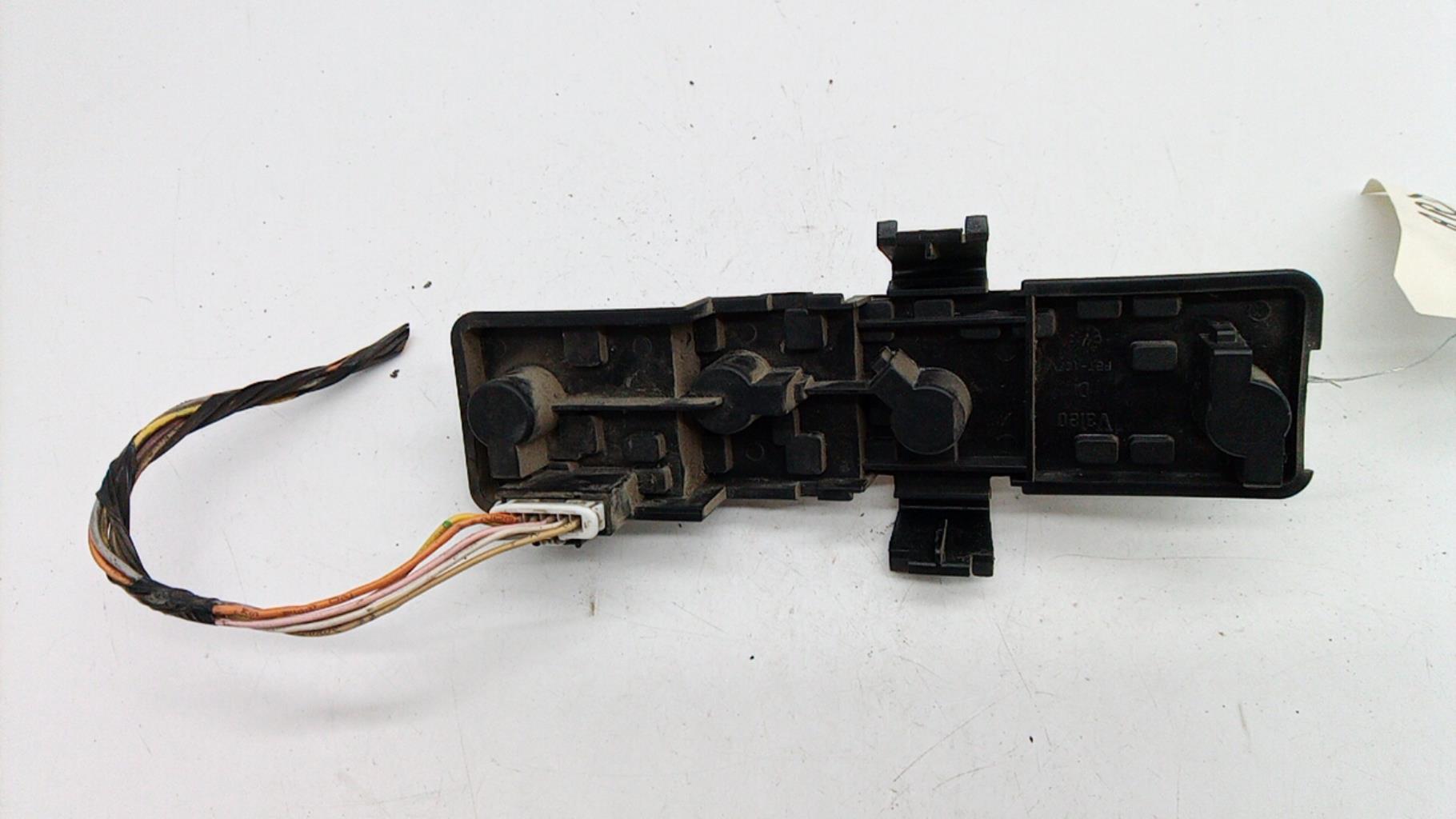 Base portalampade fanale posteriore destro CITROEN XSARA PICASSO PHASE 1 Diésel - 1