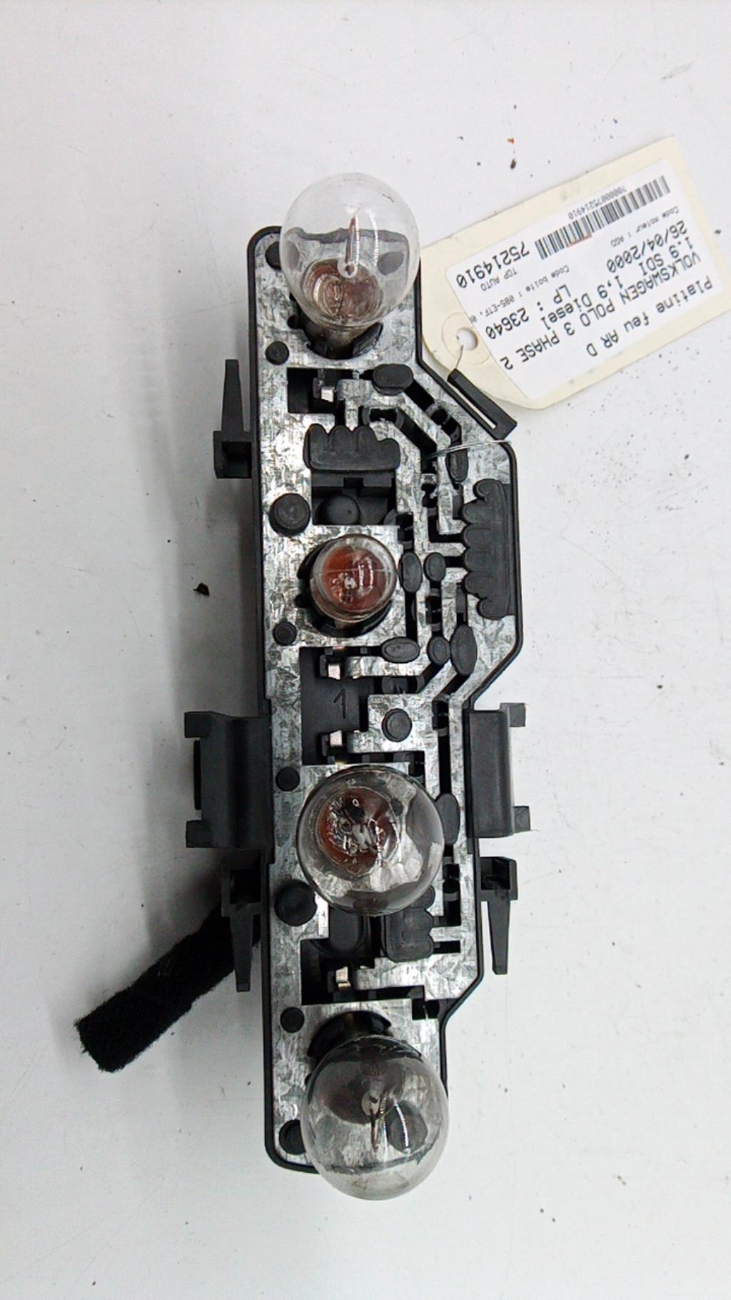 Base portalampade fanale posteriore destro VOLKSWAGEN POLO 3 PHASE 2 Diésel - 1
