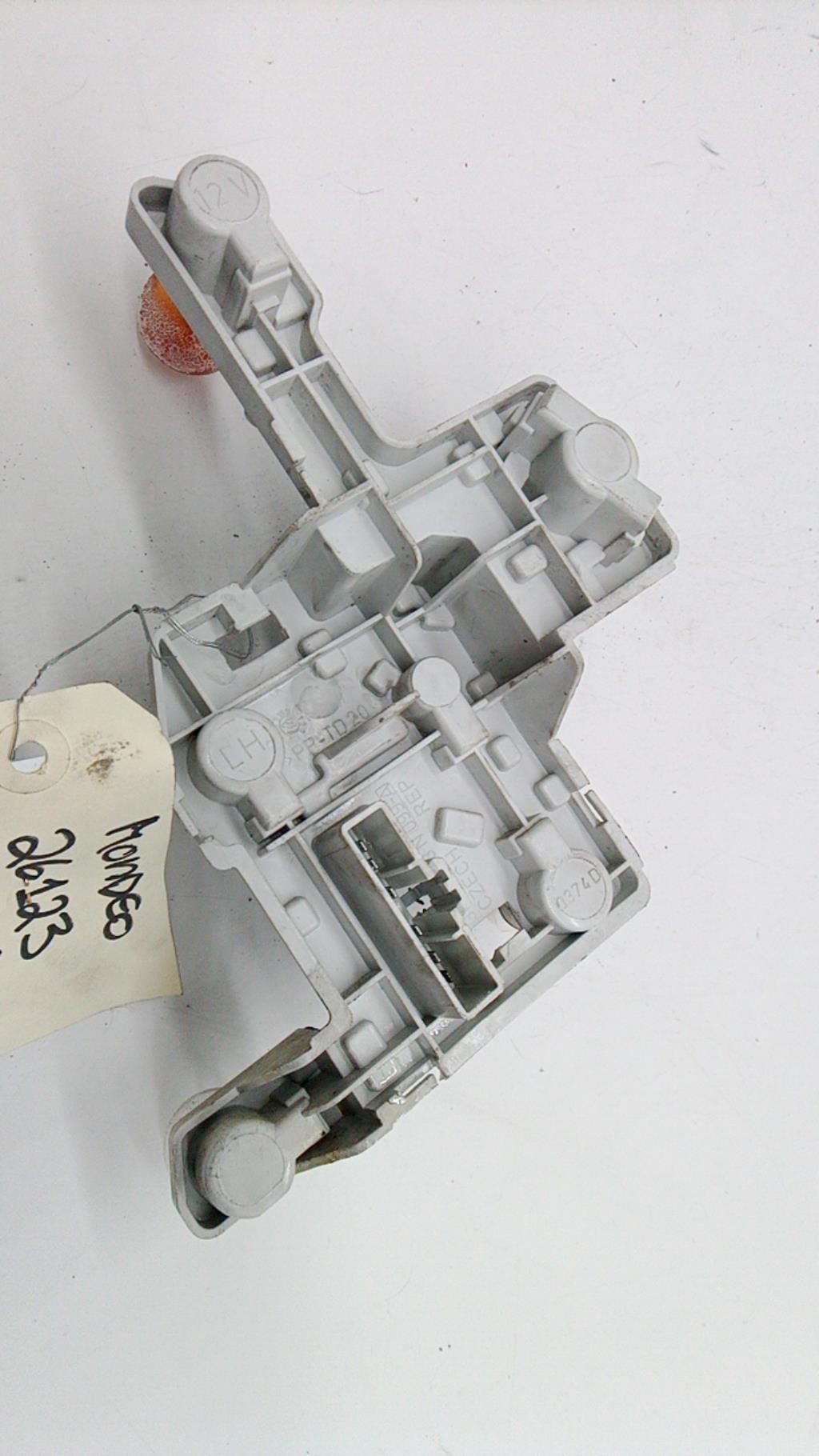 Base portalampade fanale posteriore sinistro FORD MONDEO 2 Diésel - 1