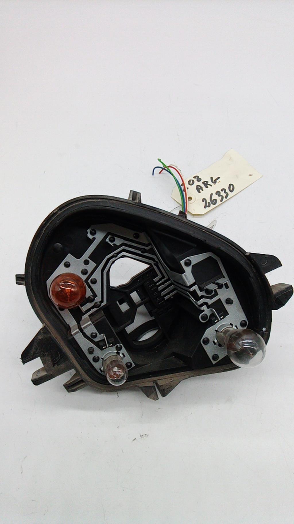 Base portalampade fanale posteriore sinistro PEUGEOT 208 1 PHASE 2 Diésel - 1