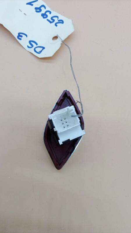 Bouton de warning DS DS3 PHASE 3  - 1