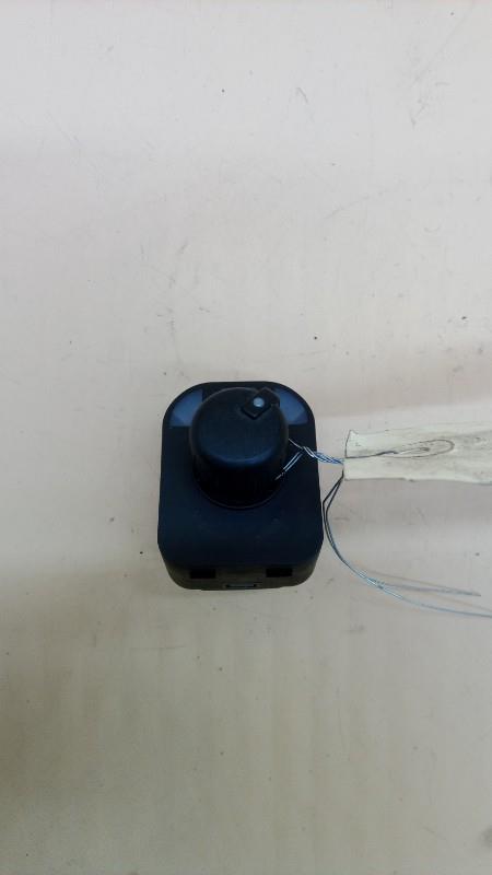 Commande retroviseurs AUDI A4 2 PHASE 1 Diesel - 1