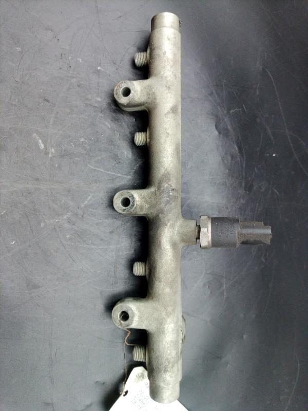 Rampe injection PEUGEOT 307 PHASE 1 Diesel - 1