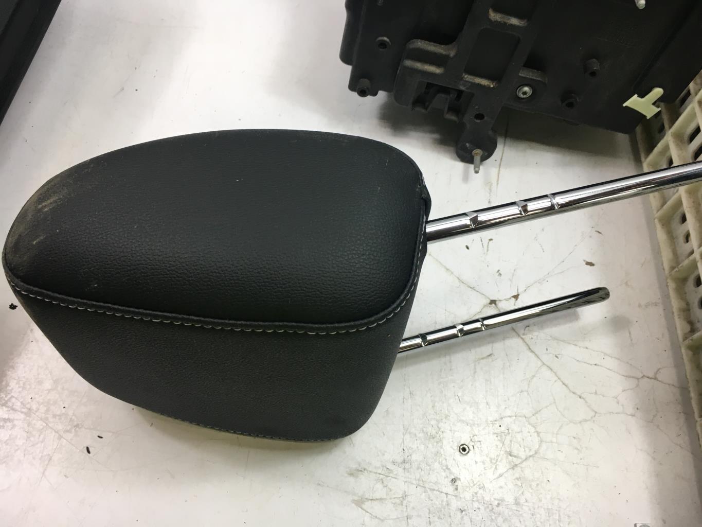 Appui tete avant FORD ECOSPORT PHASE 3 Essence - 1