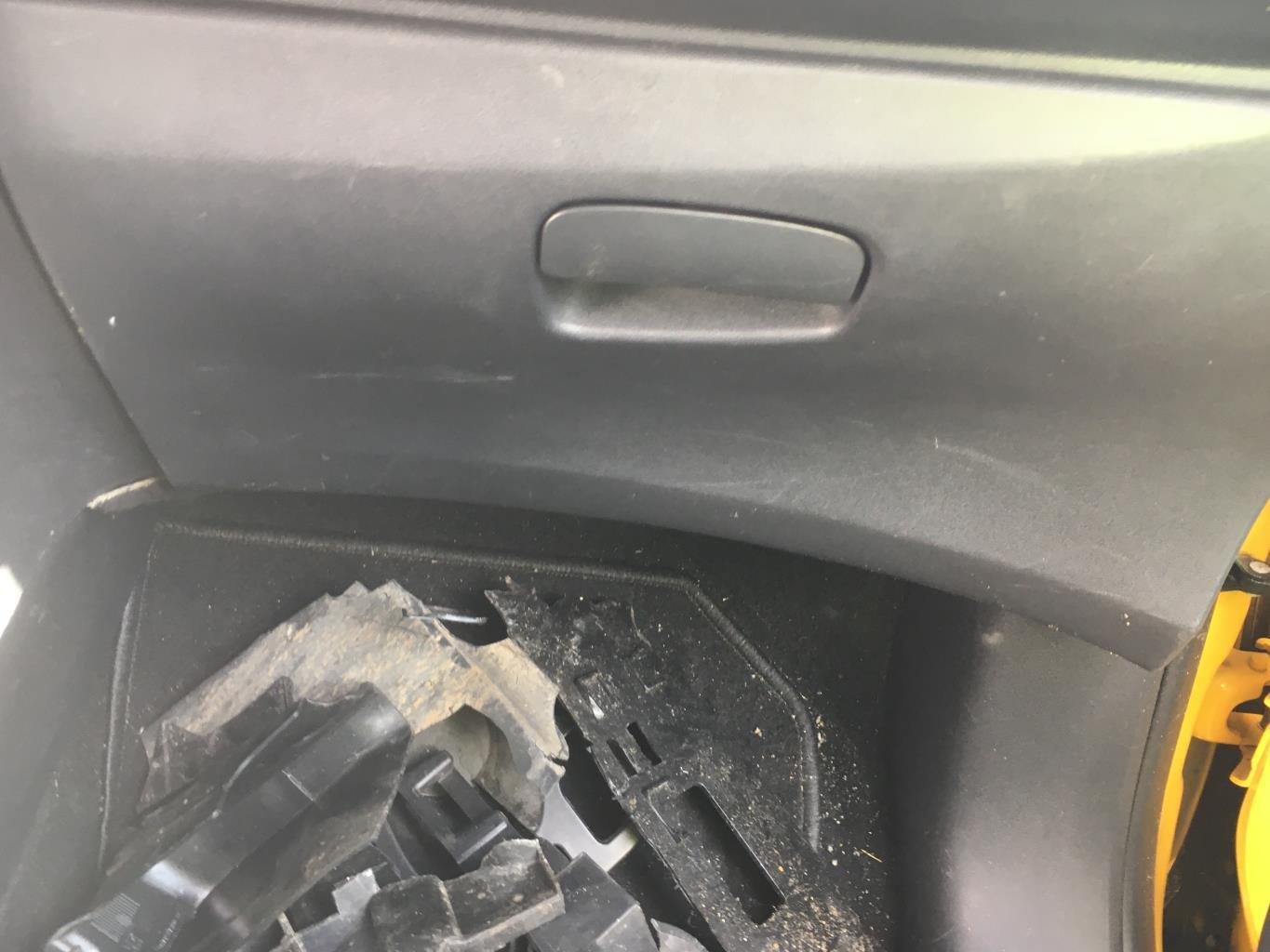 Boite a gants CITROEN DS3 PHASE 1 Essence - 1