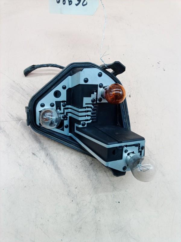 Base portalampade fanale posteriore destro RENAULT CLIO 3 PHASE 2 BREAK Diésel - 1