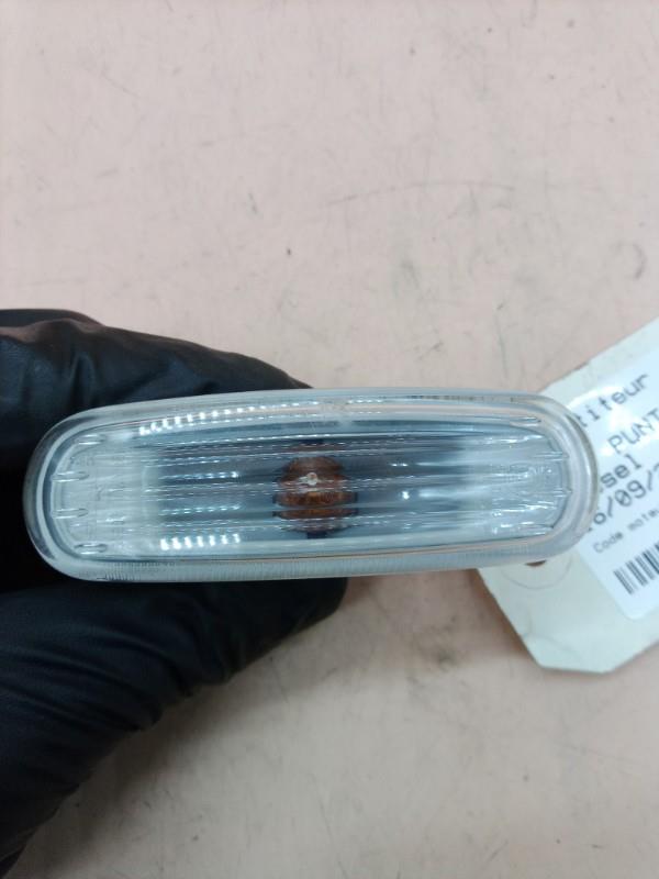 Ripetitore lampeggiante anteriore sinistro (Luci) FIAT PUNTO EVO 3 Diésel - 1