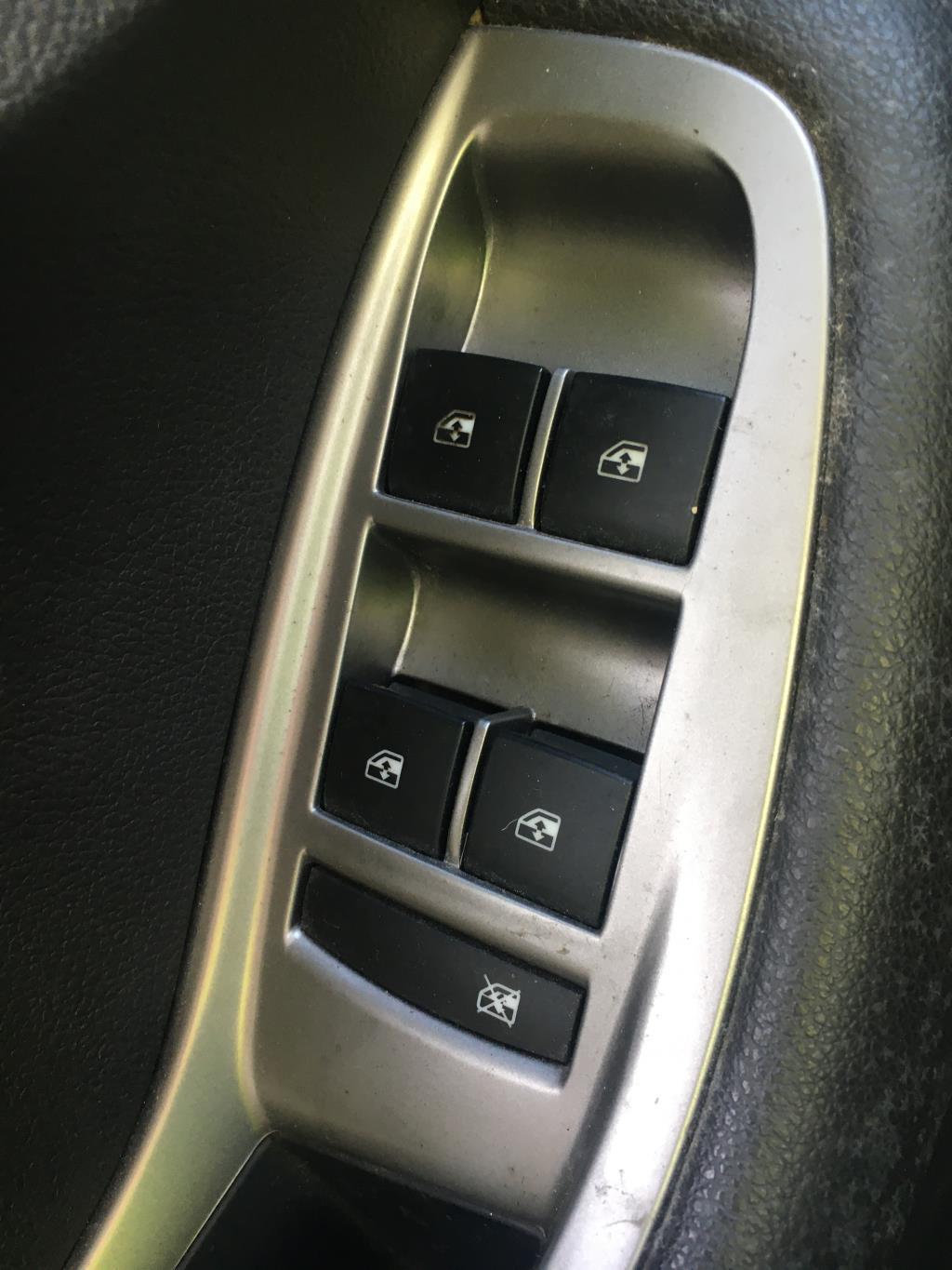 Interruttore lavacristalli anteriore sinistro CHEVROLET ORLANDO Diésel - 1
