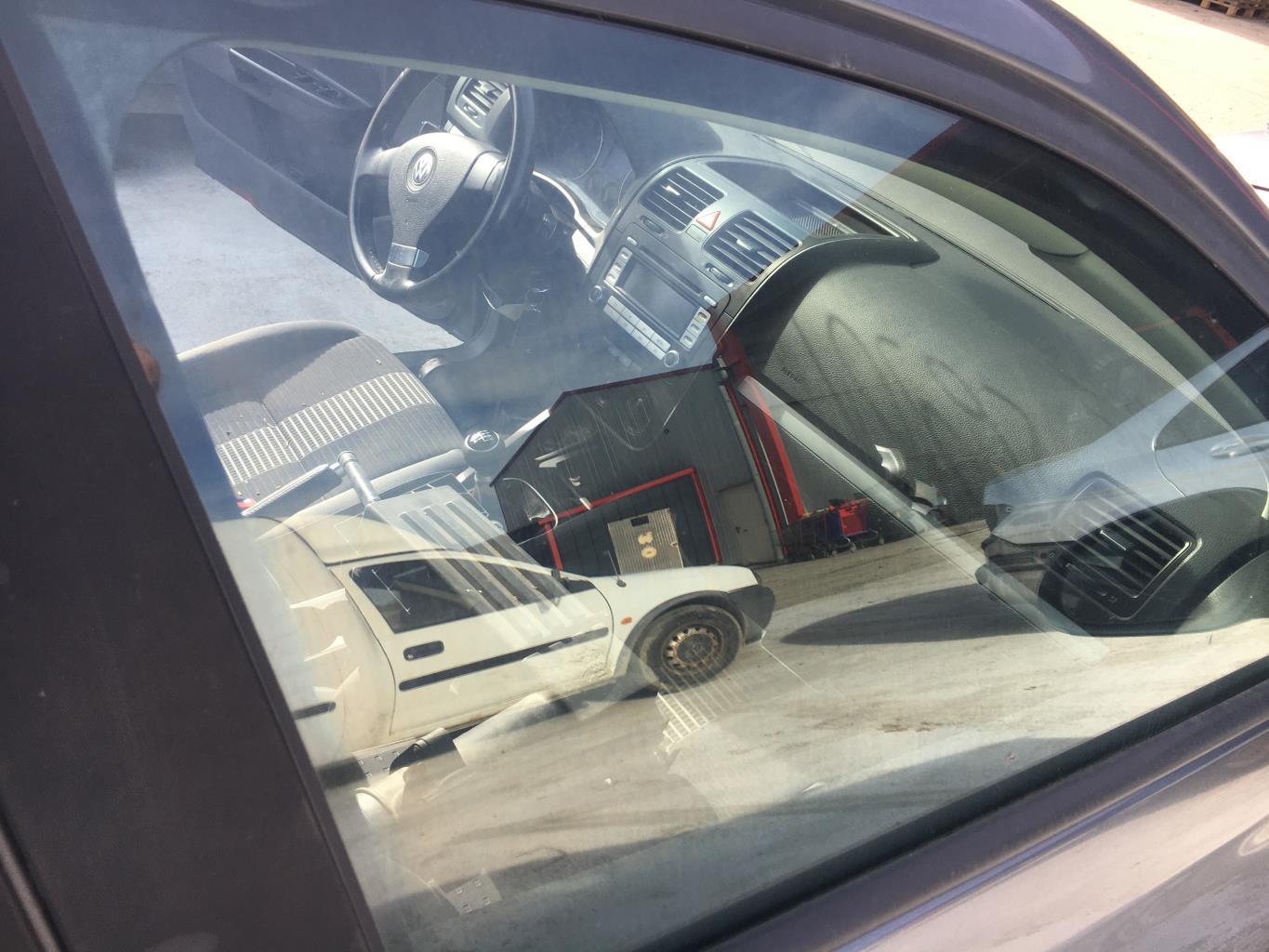 Vetro anteriore destro VOLKSWAGEN JETTA 3 Diésel - 1