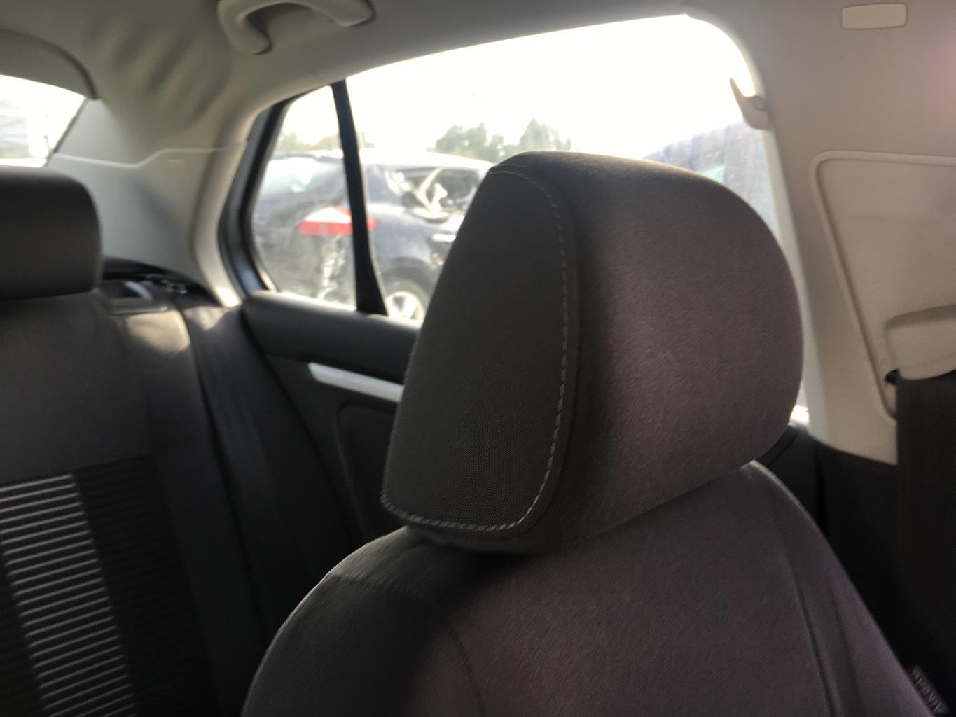 Appui tete avant VOLKSWAGEN JETTA 3 Diesel - 1