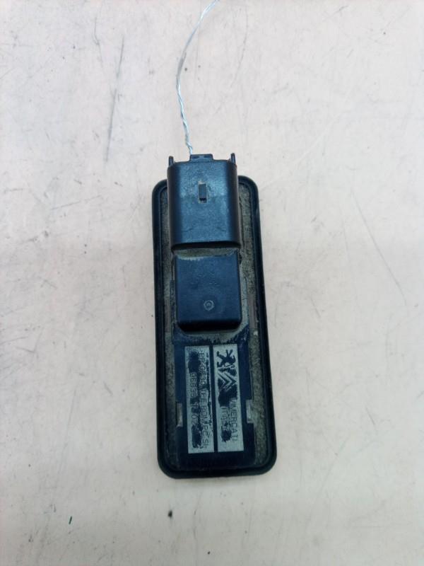 Bouton de coffre CITROEN C4 CACTUS Diesel - 1