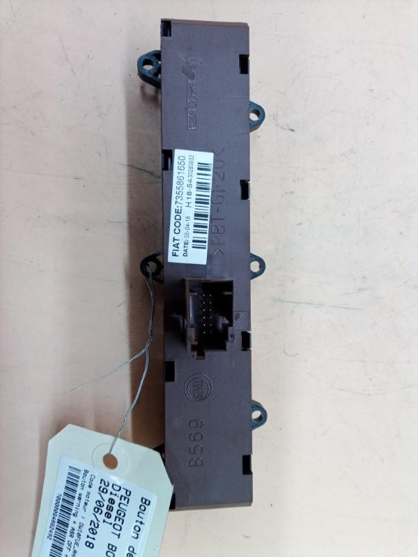 Bouton de warning PEUGEOT BOXER 3 PHASE 2 Diesel - 1