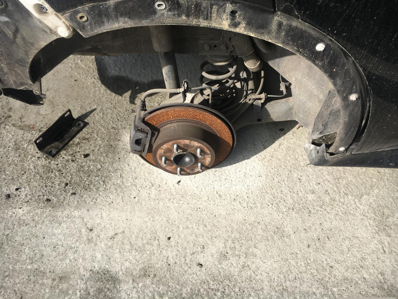 Pinza freni anteriore sinistra NISSAN JUKE 1 PHASE 1 Diésel - 1