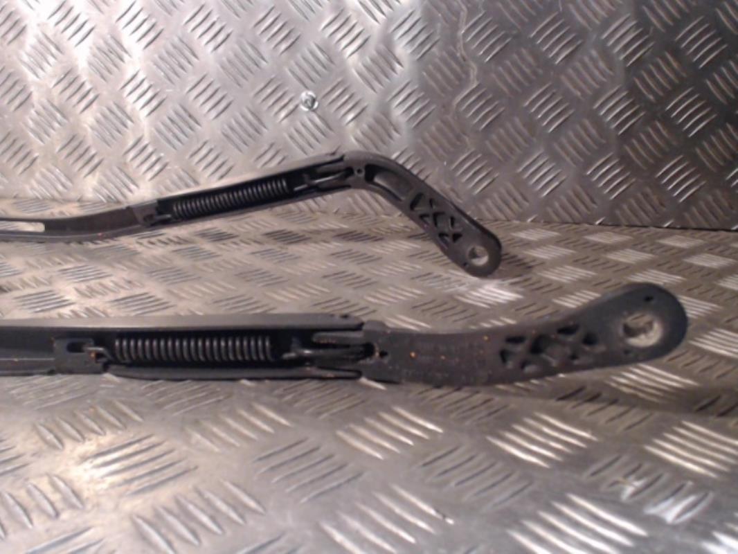 Braccio tergicristallo anteriore CITROEN C4 1 PHASE 1 Diésel - 1