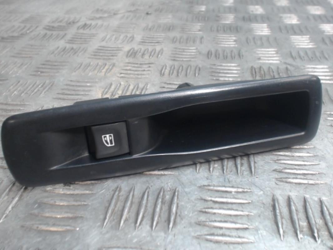Interruttore lavacristalli posteriore sinistro RENAULT GRAND SCENIC 3 PHASE 3 Diésel - 1