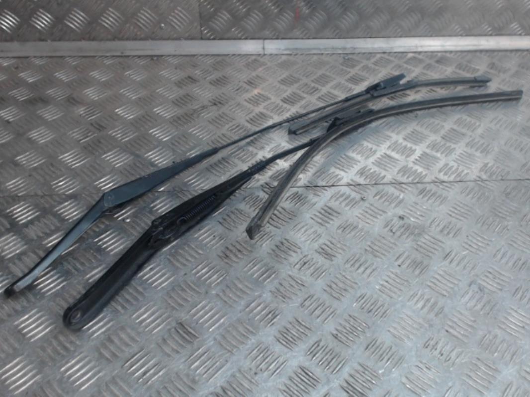 Braccio tergicristallo anteriore FORD FIESTA 6 PHASE 1 Diésel - 1