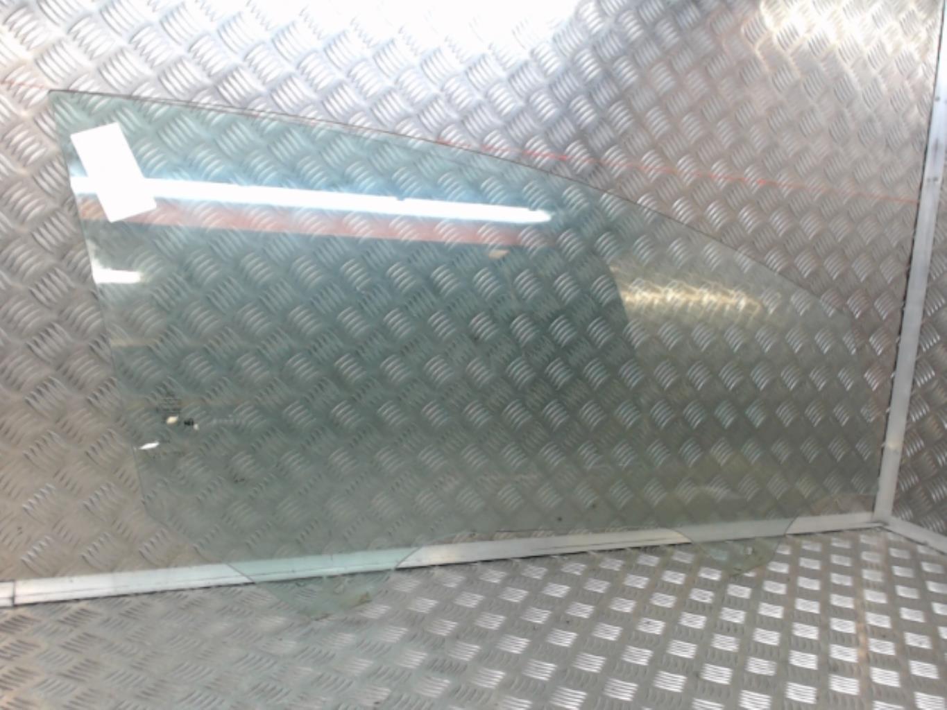 Vetro anteriore destro FORD FIESTA 6 PHASE 2 Gasolina - 1