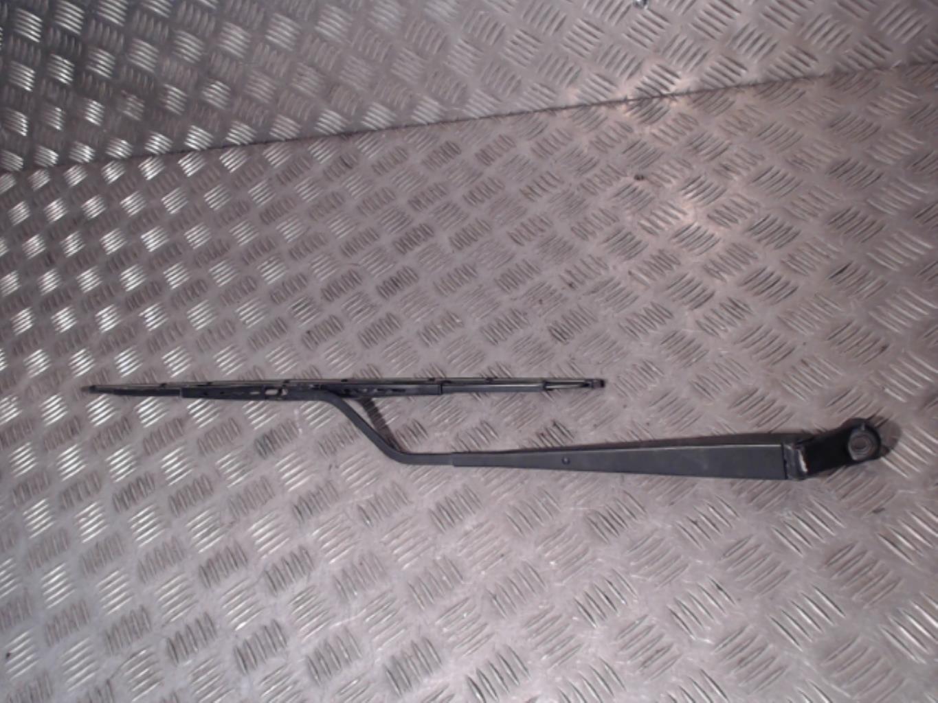Braccio tergicristallo anteriore sinistro SUZUKI SWIFT 3  - 1