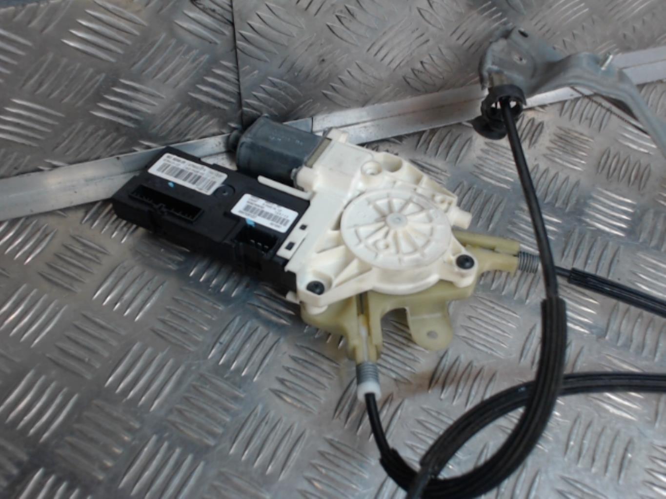 Alzacristalli elettrico anteriore destro RENAULT LAGUNA 3 PHASE 1 BREAK Diésel - 1
