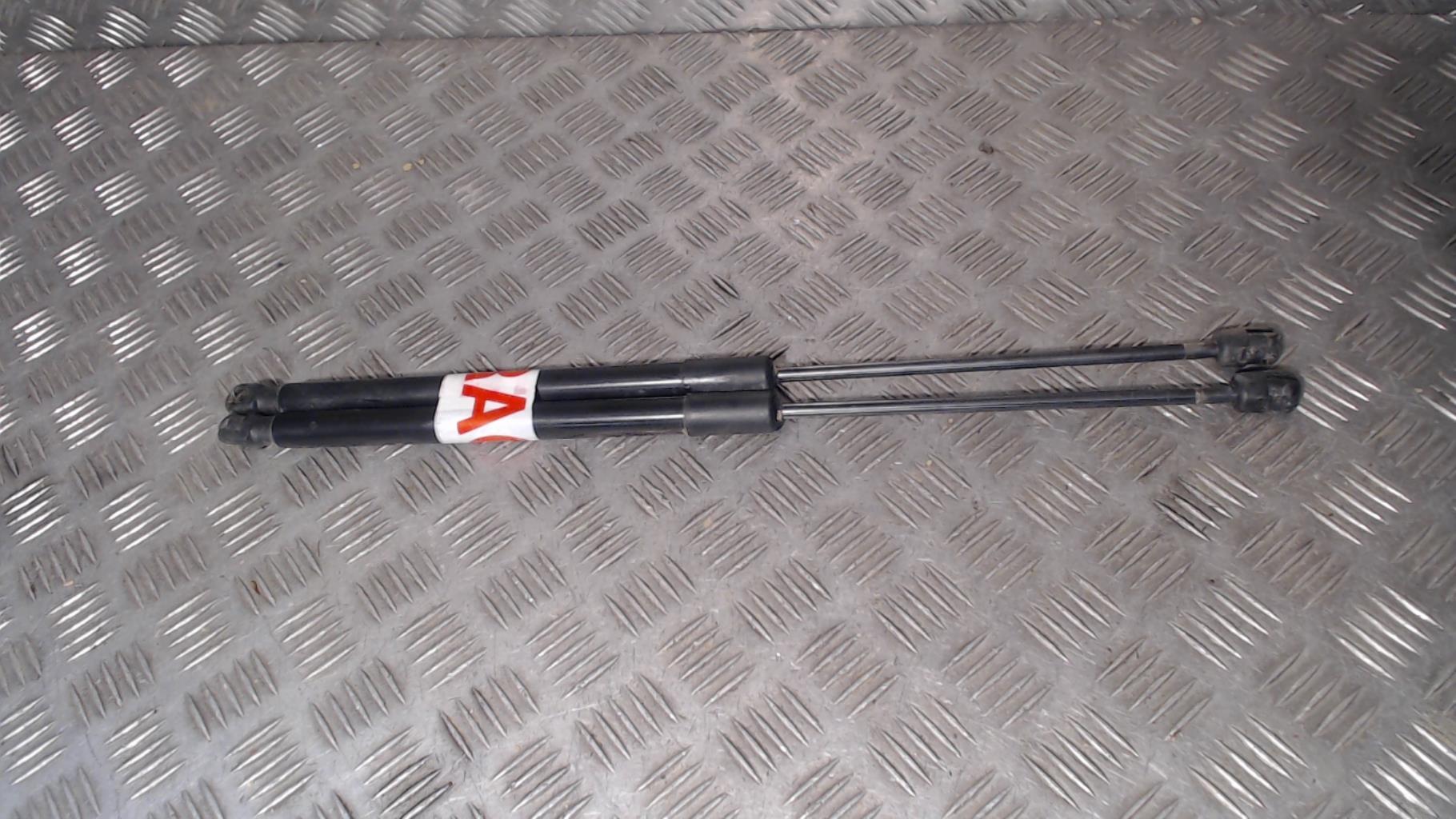 Verin de coffre AUDI A1 1 PHASE 2 Essence - 1