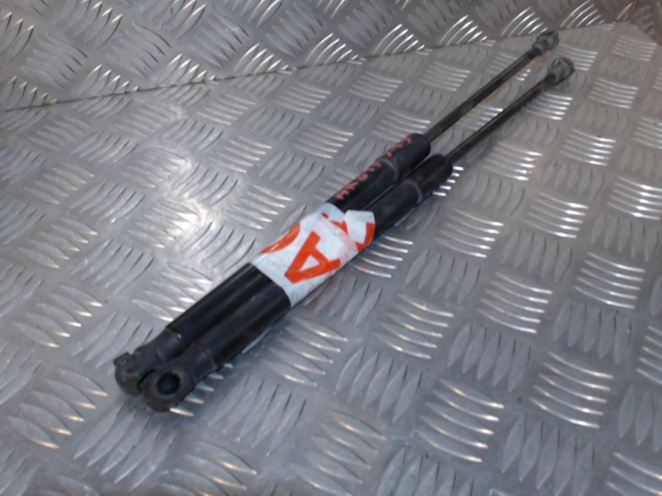 Verin de coffre BMW SERIE 1 E87 PHASE 2 Diesel - 1
