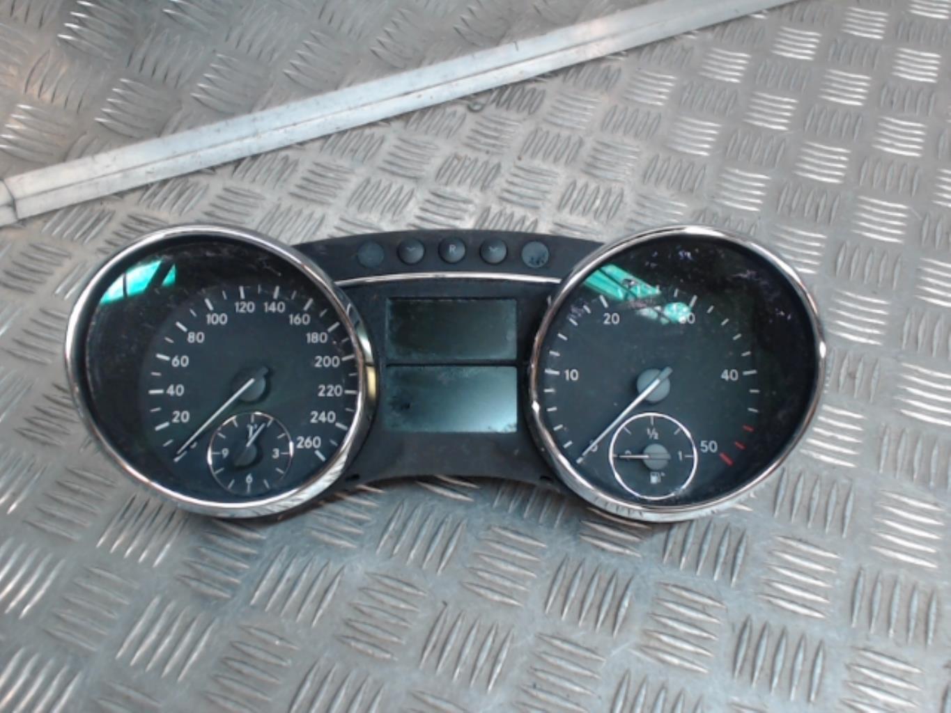 Tachimetro MERCEDES CLASSE R 251 PHASE 1 BREAK Diésel - 1
