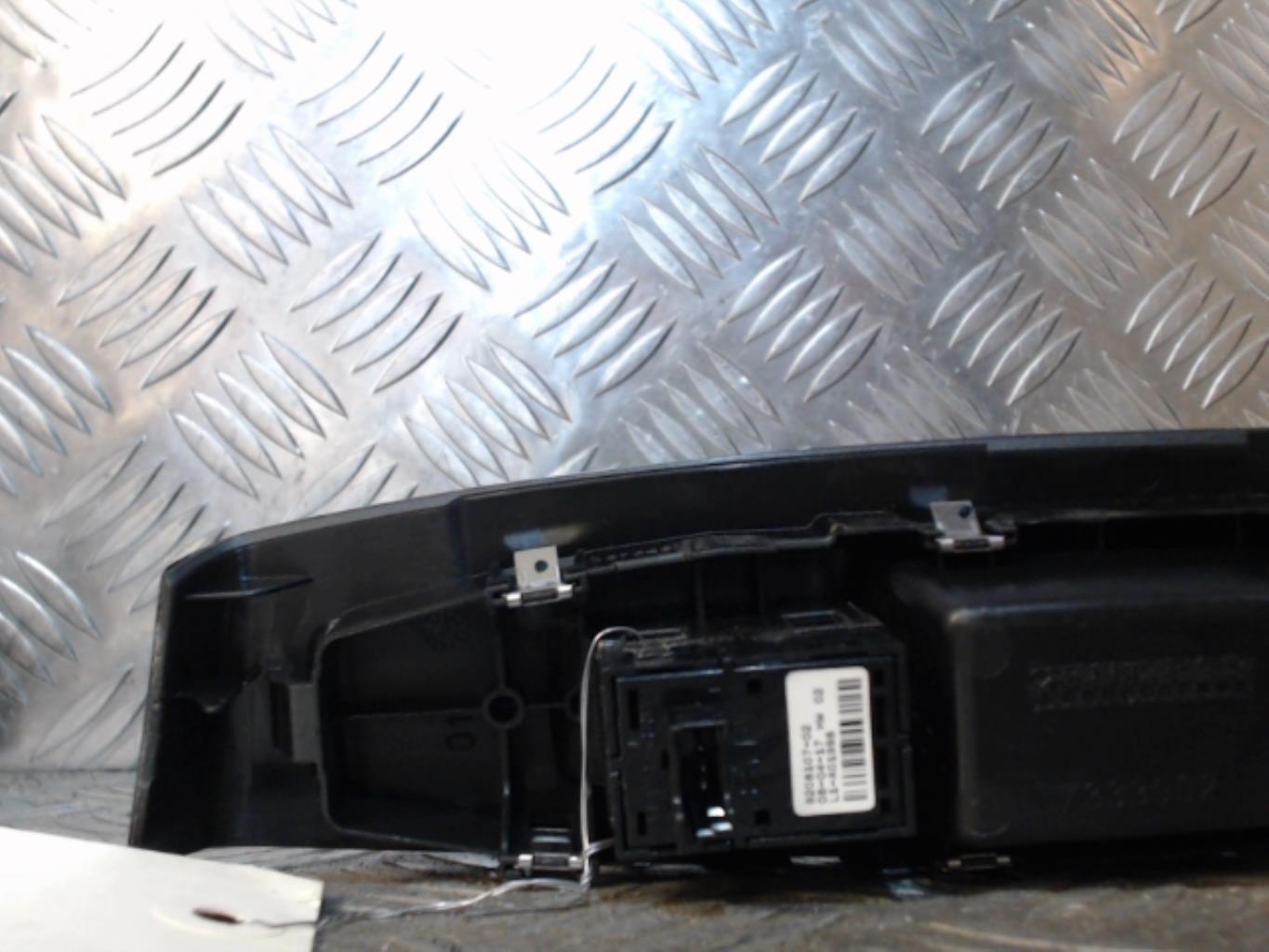 Interruttore lavacristalli anteriore destro BMW SERIE 2 F46 GRAN TOURER PHASE 1 Diésel - 1