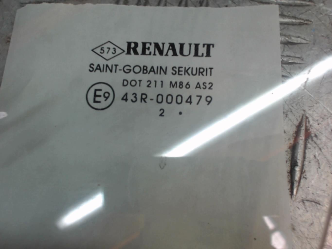 Vitre avant gauche RENAULT MEGANE 3 PHASE 2 BREAK  - 1