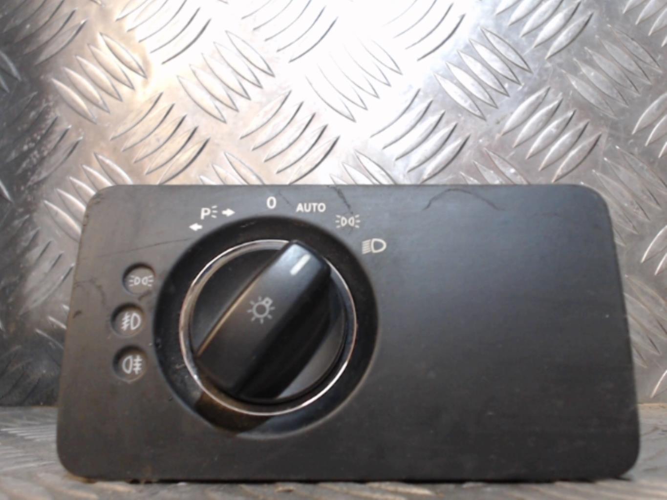 Commande de phare MERCEDES CLASSE R 251 PHASE 1 BREAK Diesel - 1