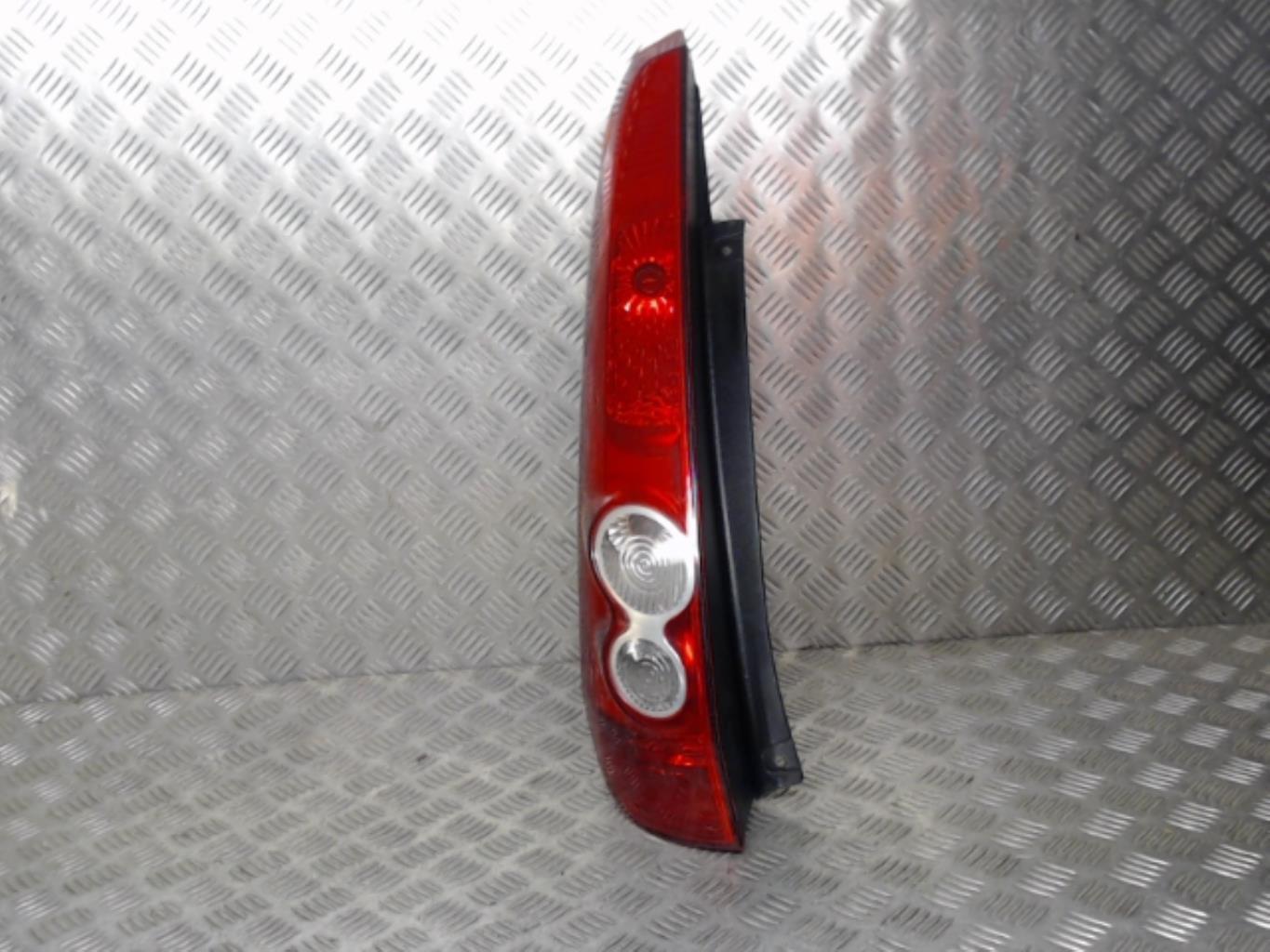 Fanale posteriore principale sinistro (luci) FORD FIESTA 5 PHASE 2  - 1