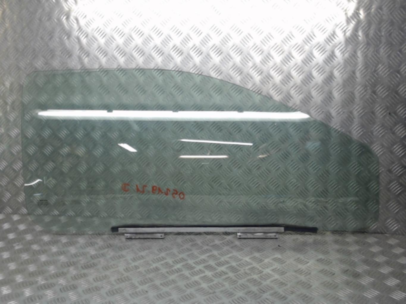 Vitre avant droit RENAULT TWINGO 1 PHASE 3  - 1