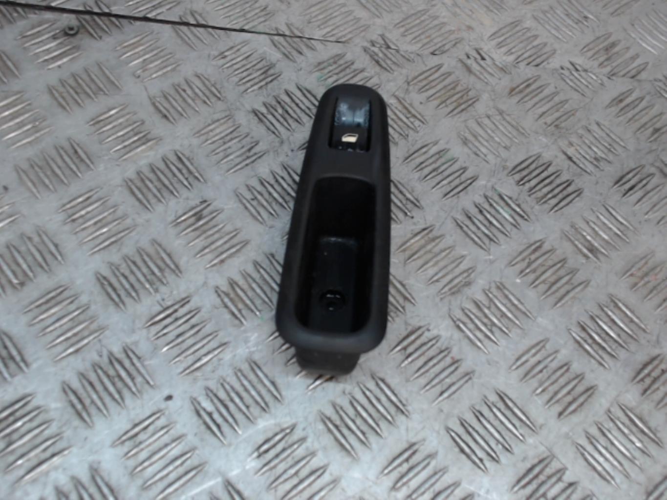 Interruttore lavacristalli posteriore destro PEUGEOT 5008 1 PHASE 1  - 1
