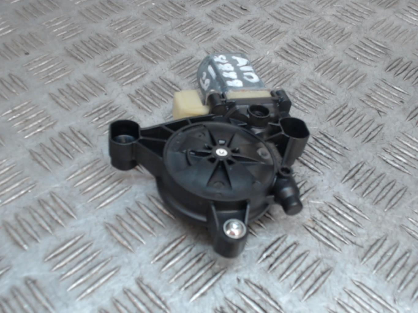 Motore tergicristallo anteriore destro AUDI A3 3 CABRIO PHASE 2  - 1